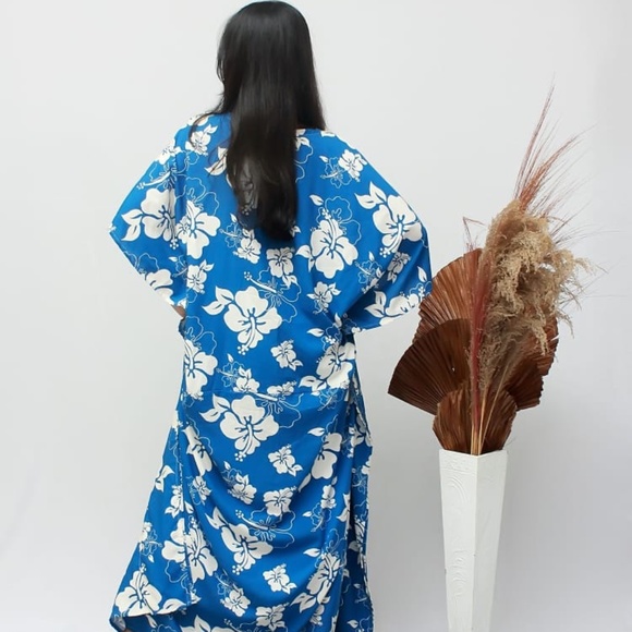 0111/ Blue Hibiscus Flower pattern Kaftan - Picture 2 of 10